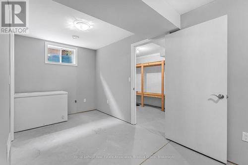 17 Trailwood Drive, Welland, ON - Indoor Photo Showing Other Room