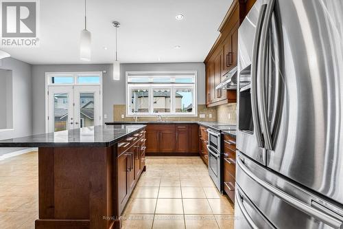 17 Trailwood Drive, Welland, ON - Indoor Photo Showing Kitchen With Upgraded Kitchen