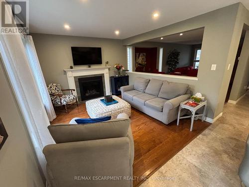 111 Duncairn Crescent, Hamilton, ON - Indoor Photo Showing Living Room With Fireplace