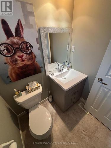 111 Duncairn Crescent, Hamilton, ON - Indoor Photo Showing Bathroom