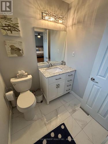 111 Duncairn Crescent, Hamilton, ON - Indoor Photo Showing Bathroom
