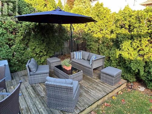 111 Duncairn Crescent, Hamilton, ON - Outdoor With Deck Patio Veranda