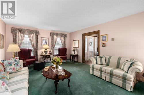 1391 Great Northern Rd, Sault Ste. Marie, ON - Indoor Photo Showing Living Room