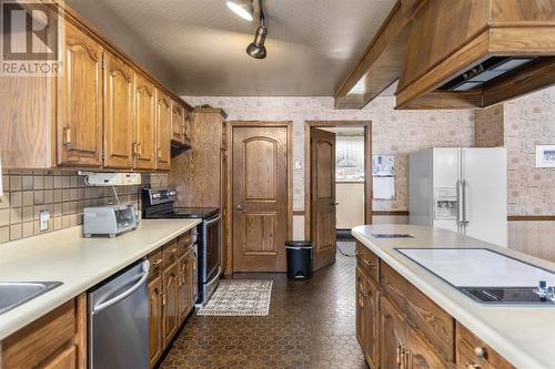 1391 Great Northern Rd, Sault Ste. Marie, ON - Indoor Photo Showing Kitchen