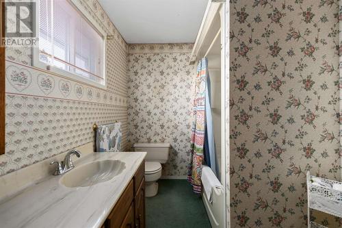 1391 Great Northern Rd, Sault Ste. Marie, ON - Indoor Photo Showing Bathroom