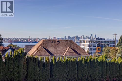 104/204 422 E 3Rd Street, North Vancouver, BC 