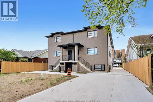 1054 Howard Avenue Unit# B, Windsor, ON - Outdoor