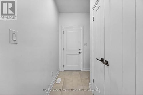 8868 Angie Drive, Niagara Falls, ON - Indoor Photo Showing Other Room