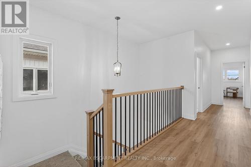 8868 Angie Drive, Niagara Falls, ON - Indoor Photo Showing Other Room