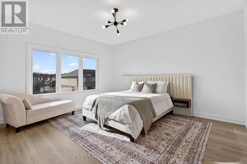 8868 Angie Drive, Niagara Falls, ON - Indoor Photo Showing Bedroom