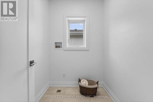 8868 Angie Drive, Niagara Falls, ON - Indoor Photo Showing Other Room