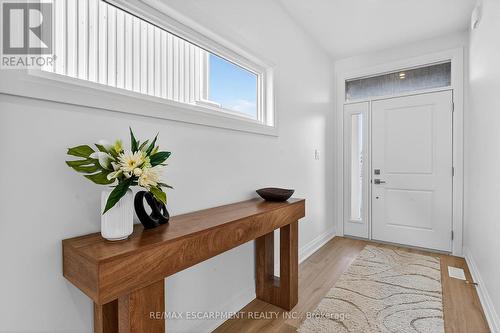 8868 Angie Drive, Niagara Falls, ON - Indoor Photo Showing Other Room