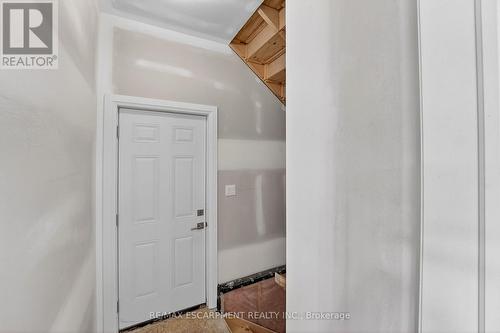 8868 Angie Drive, Niagara Falls, ON - Indoor Photo Showing Other Room
