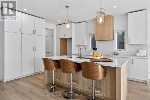 8868 Angie Drive, Niagara Falls, ON - Indoor Photo Showing Kitchen With Upgraded Kitchen