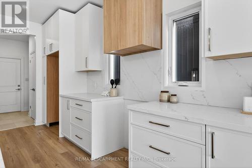 8868 Angie Drive, Niagara Falls, ON - Indoor Photo Showing Other Room