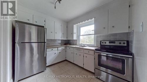 Main - 1020 Brewer Street, Peterborough Central, ON - Indoor Photo Showing Kitchen With Upgraded Kitchen