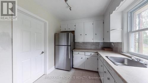 Main - 1020 Brewer Street, Peterborough Central, ON - Indoor Photo Showing Kitchen