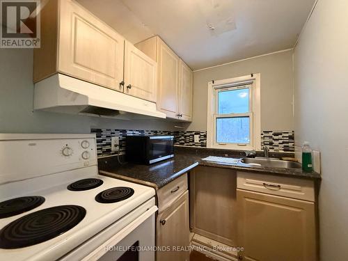 Upper - 401 Queenston Street, St. Catharines, ON - Indoor Photo Showing Kitchen