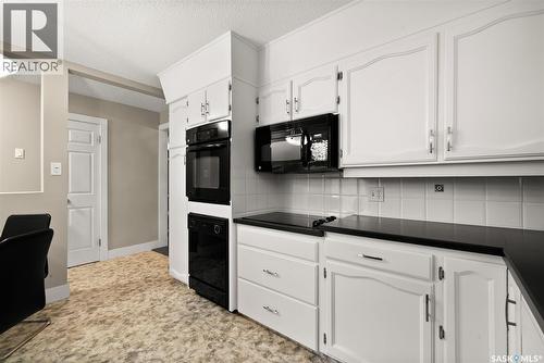 129 N Mccarthy Boulevard, Regina, SK - Indoor Photo Showing Kitchen