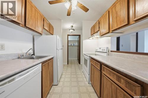 210 211 Tait Place, Saskatoon, SK - Indoor Photo Showing Kitchen