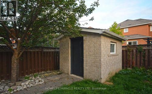833 Mays Crescent, Mississauga, ON - Outdoor