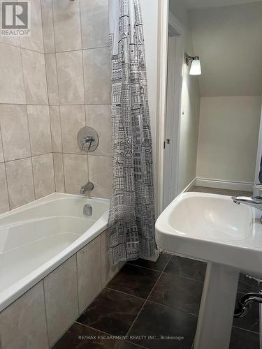346 Hunter Street W, Hamilton, ON - Indoor Photo Showing Bathroom
