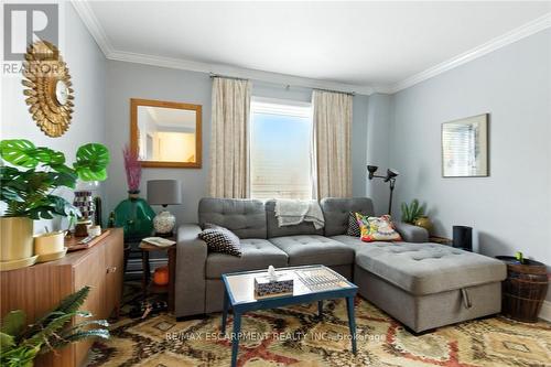 346 Hunter Street W, Hamilton, ON - Indoor Photo Showing Living Room