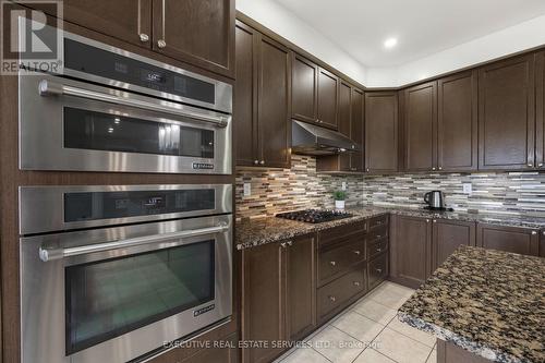 37 Ross Drive, Brampton, ON - Indoor Photo Showing Kitchen With Stainless Steel Kitchen With Upgraded Kitchen
