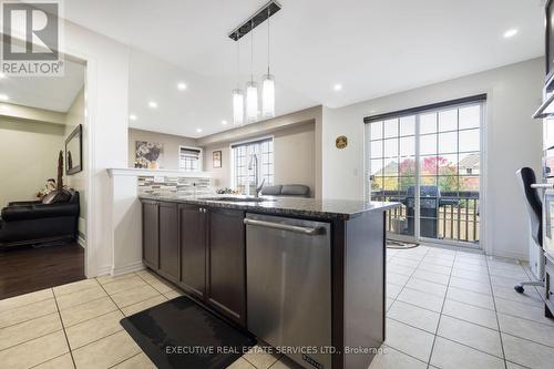 37 Ross Drive, Brampton, ON - Indoor Photo Showing Kitchen