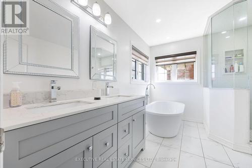 37 Ross Drive, Brampton, ON - Indoor Photo Showing Bathroom