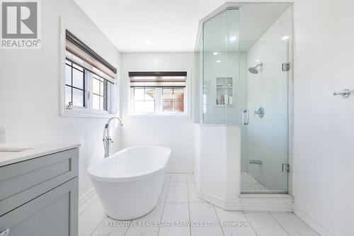37 Ross Drive, Brampton, ON - Indoor Photo Showing Bathroom