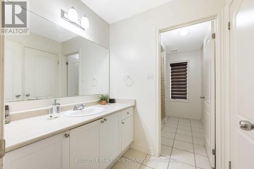 37 Ross Drive, Brampton, ON - Indoor Photo Showing Bathroom