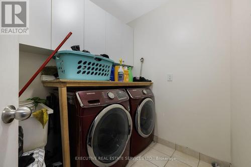 37 Ross Drive, Brampton, ON - Indoor Photo Showing Laundry Room
