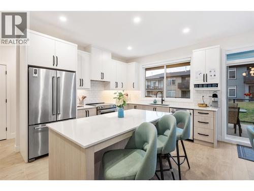 8000 Vedette Drive Unit# 22, Osoyoos, BC - Indoor Photo Showing Kitchen With Upgraded Kitchen