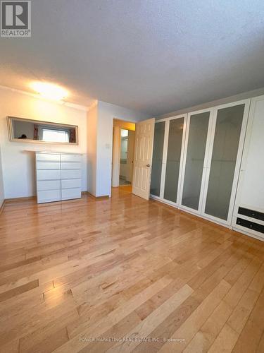 19 Brydon Court, Ottawa, ON - Indoor