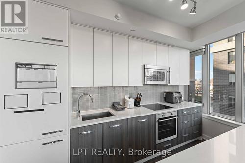 307 - 111 Champagne Avenue S, Ottawa, ON - Indoor Photo Showing Kitchen