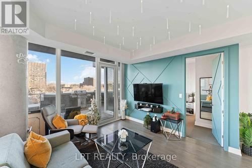 307 - 111 Champagne Avenue S, Ottawa, ON - Indoor Photo Showing Living Room