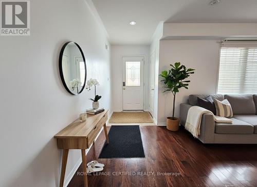 32 Old Oak Lane, Markham, ON - Indoor Photo Showing Other Room