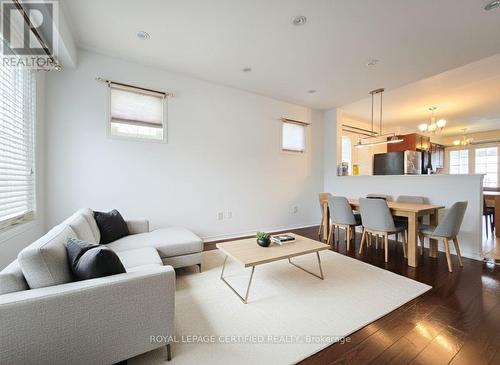 32 Old Oak Lane, Markham, ON - Indoor Photo Showing Other Room