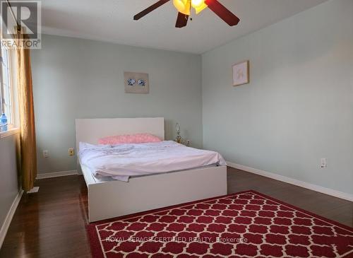 32 Old Oak Lane, Markham, ON - Indoor Photo Showing Bedroom