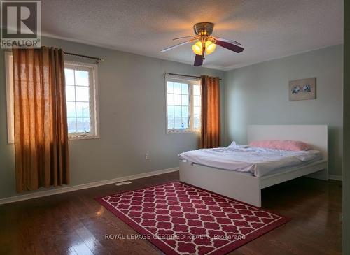 32 Old Oak Lane, Markham, ON - Indoor Photo Showing Bedroom