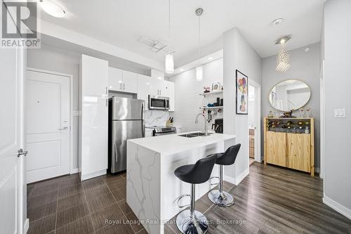 616 - 125 Shoreview Place, Hamilton, ON - Indoor Photo Showing Kitchen With Double Sink