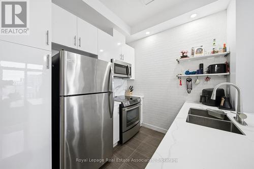616 - 125 Shoreview Place, Hamilton, ON - Indoor Photo Showing Kitchen With Double Sink