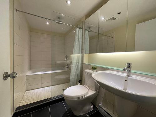 Salle de bains - 927-1414 Rue Chomedey, Montréal (Ville-Marie), QC - Indoor Photo Showing Bathroom