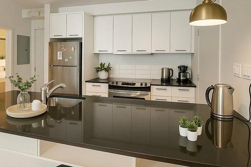 Cuisine - 927-1414 Rue Chomedey, Montréal (Ville-Marie), QC - Indoor Photo Showing Kitchen