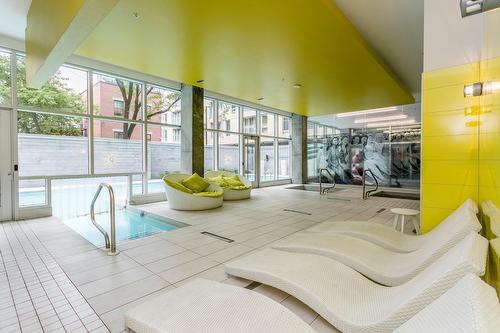 Piscine - 927-1414 Rue Chomedey, Montréal (Ville-Marie), QC - Indoor Photo Showing Other Room