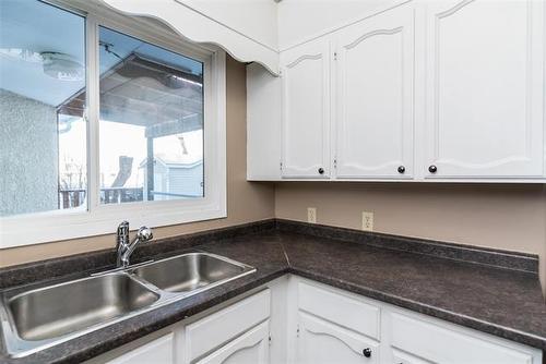 8 Byron Bay, Winnipeg, MB 