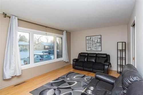 8 Byron Bay, Winnipeg, MB 