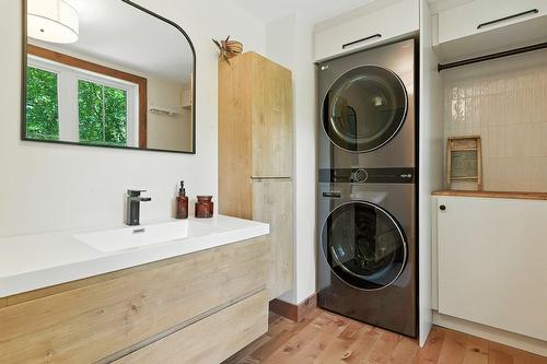 Salle d'eau - 3902 Ch. Paiement, Sainte-Agathe-Des-Monts, QC - Indoor Photo Showing Laundry Room