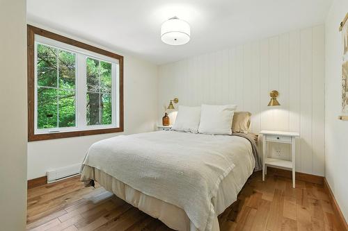 Chambre à coucher principale - 3902 Ch. Paiement, Sainte-Agathe-Des-Monts, QC - Indoor Photo Showing Bedroom